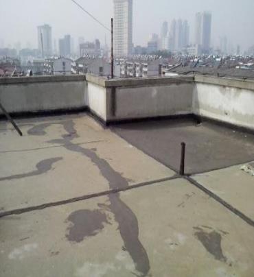 成都市漏水维修 楼顶漏水是什么原因，楼顶漏水维修方法是什么?